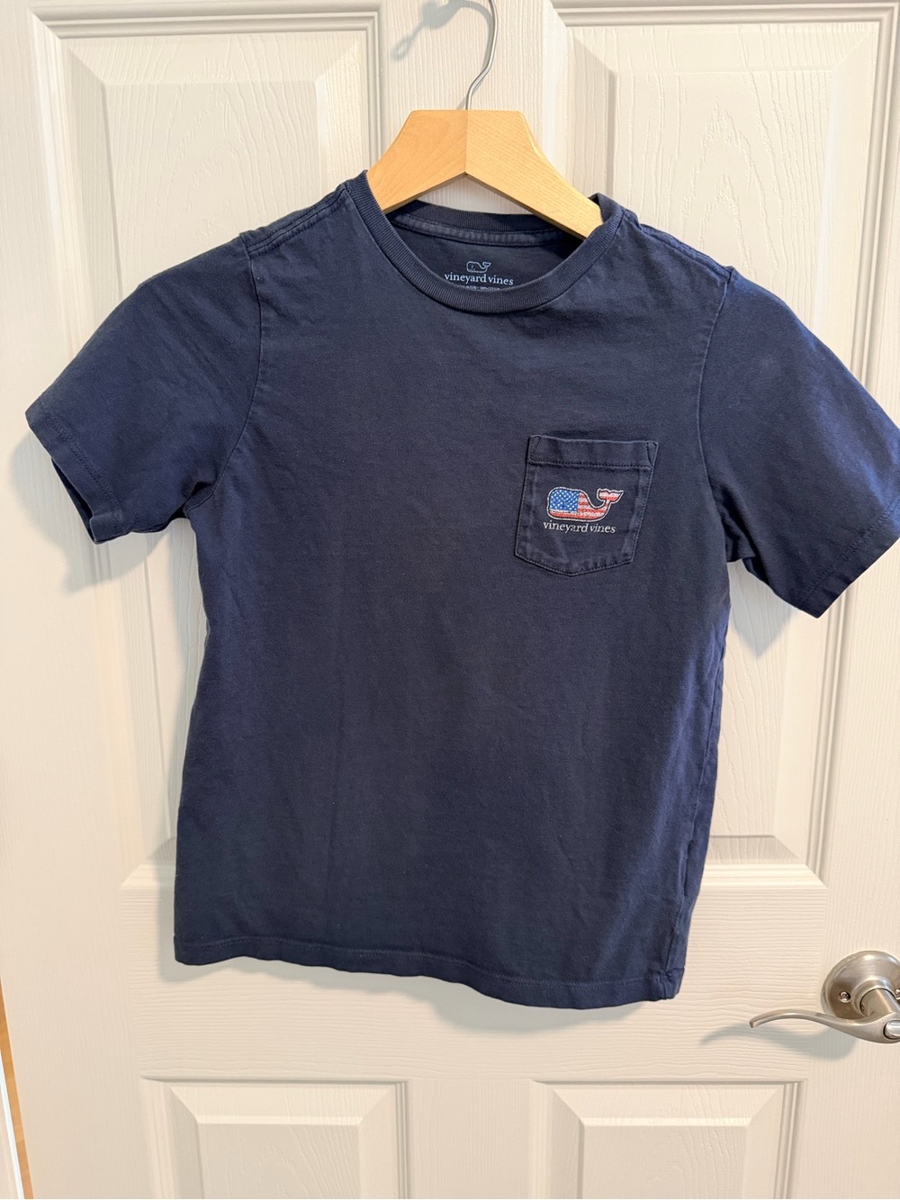 Vineyard Vines Navy Short Sleeve Tee with American Flag Whale - Picture 4 of 4